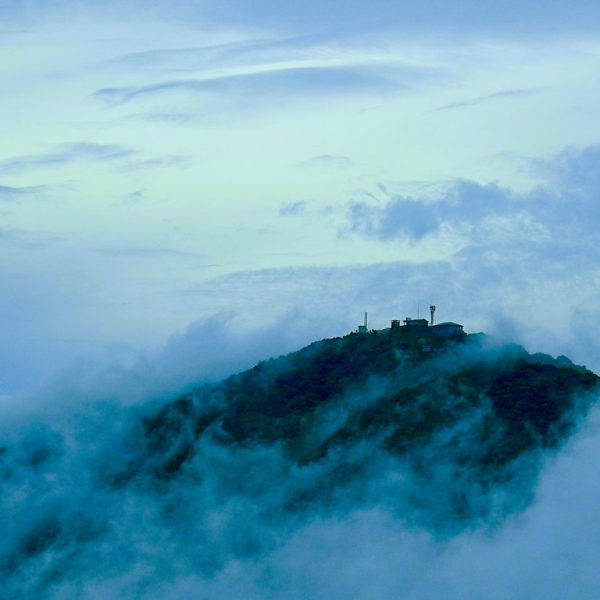 Sơn Trà sương khói