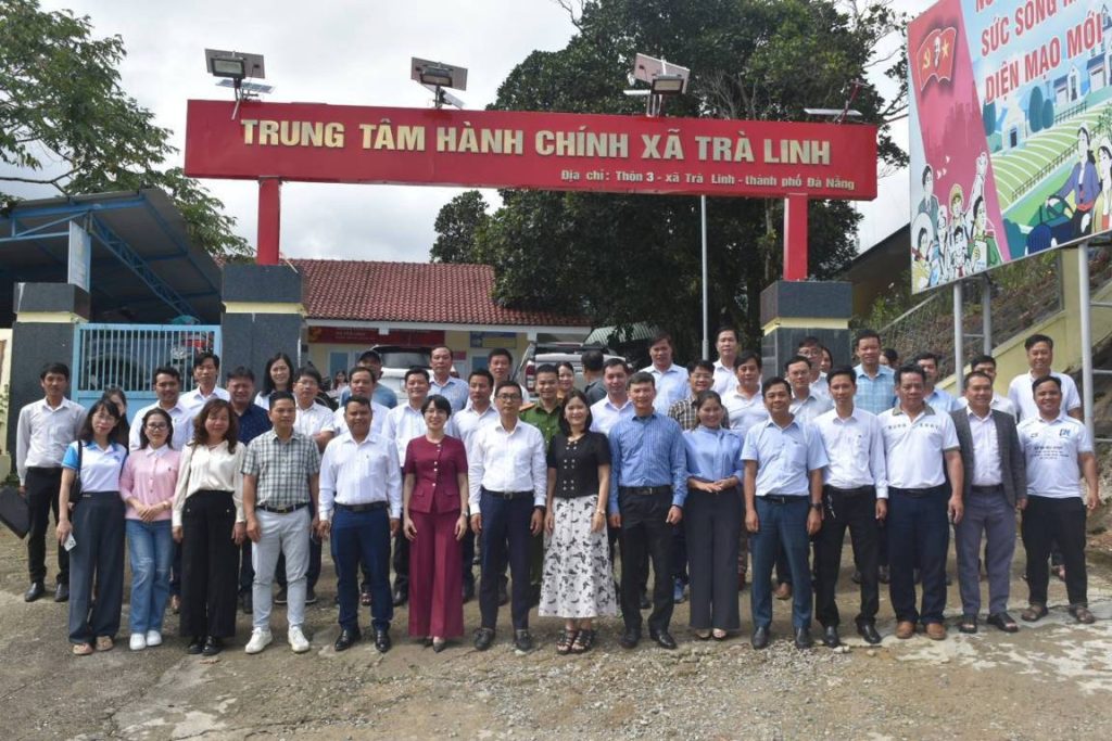 Đoàn khách tham quan trải nghiệm Du Lịch Trà Linh, Hành trình khám phá vùng đất Sâm, cá Hồi và văn hóa người Xê Đăng
